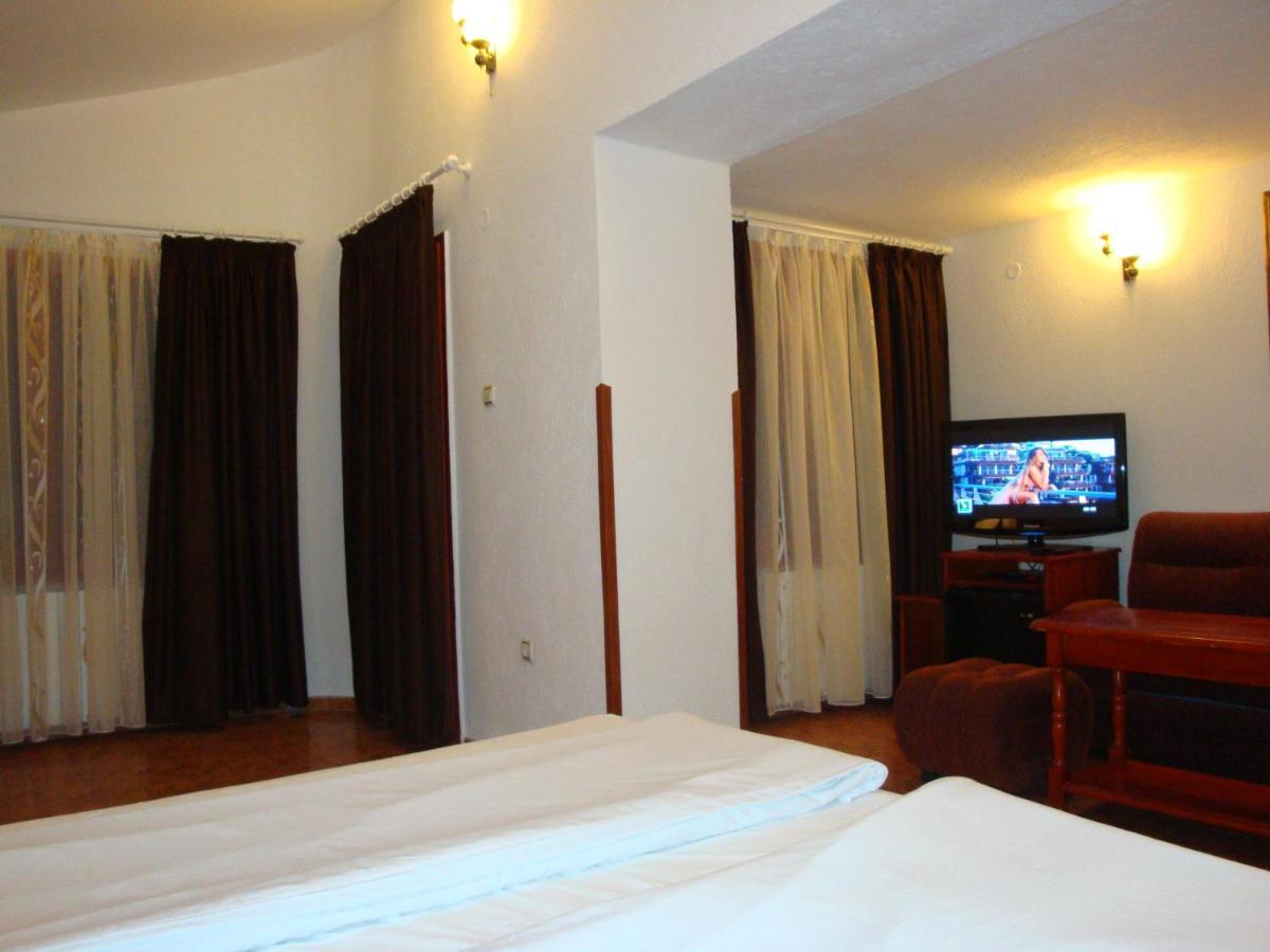 Family Hotel Diana Lyaskovo  Экстерьер фото