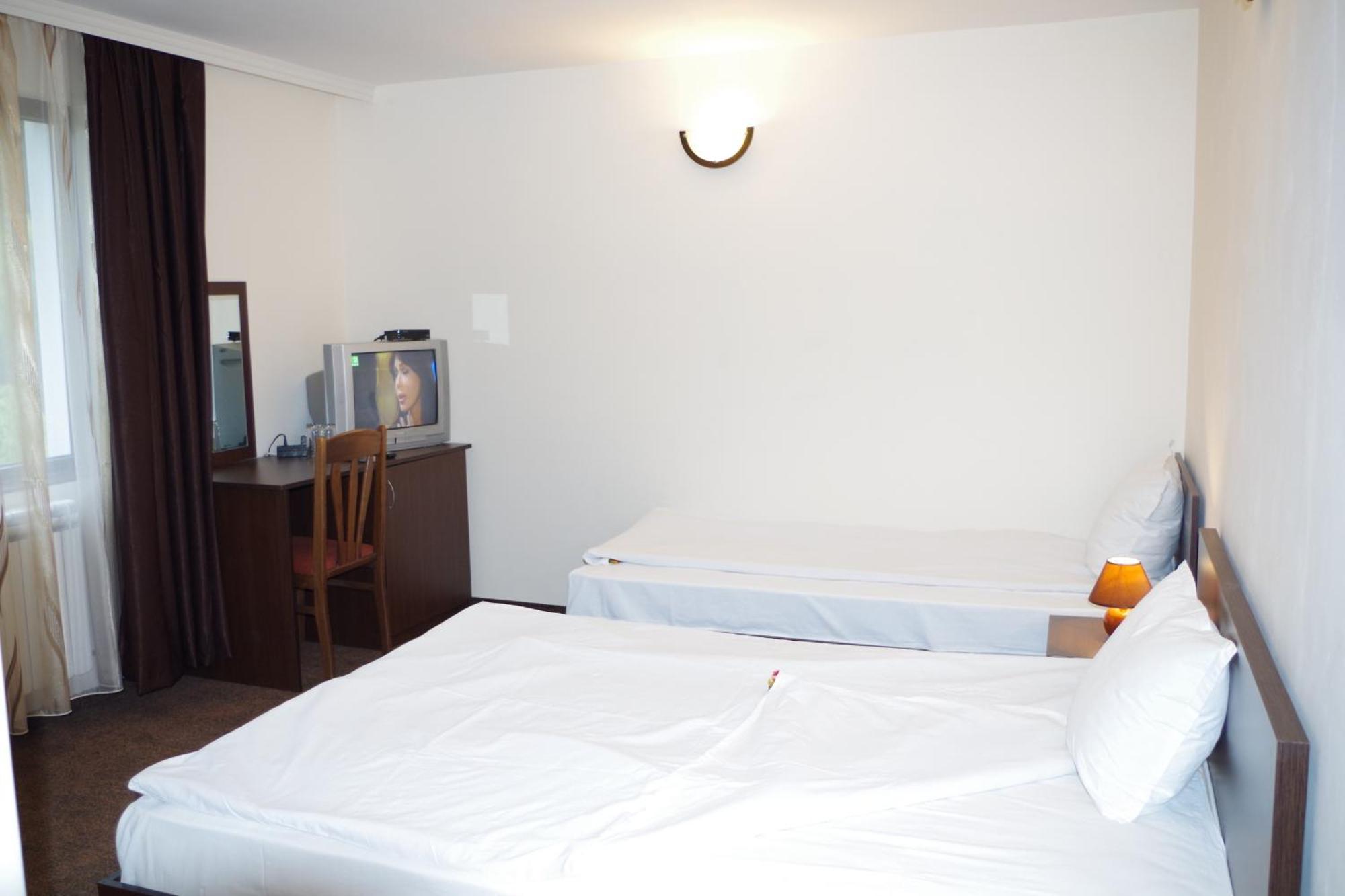 Family Hotel Diana Lyaskovo  Экстерьер фото