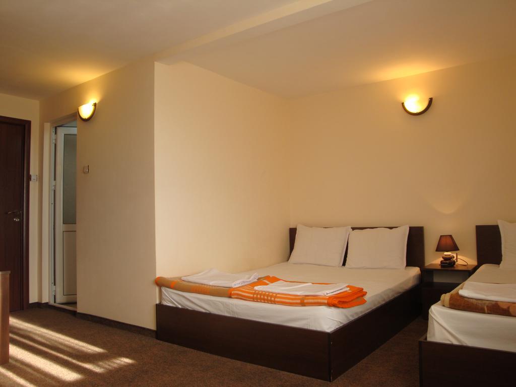 Family Hotel Diana Lyaskovo  Экстерьер фото