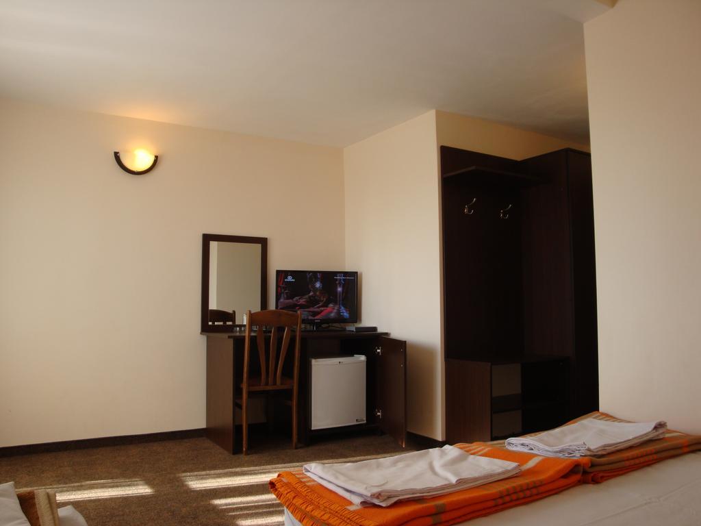 Family Hotel Diana Lyaskovo  Экстерьер фото