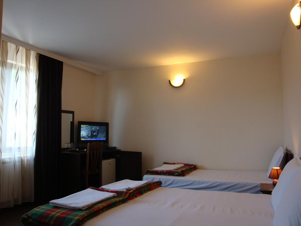 Family Hotel Diana Lyaskovo  Экстерьер фото