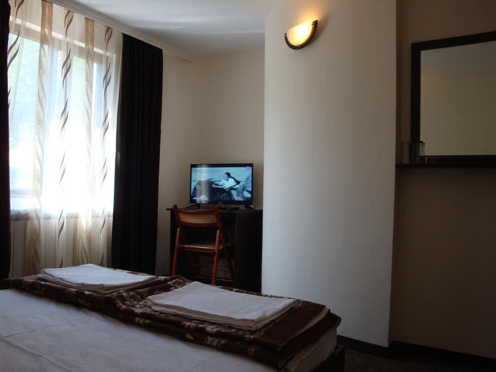 Family Hotel Diana Lyaskovo  Экстерьер фото