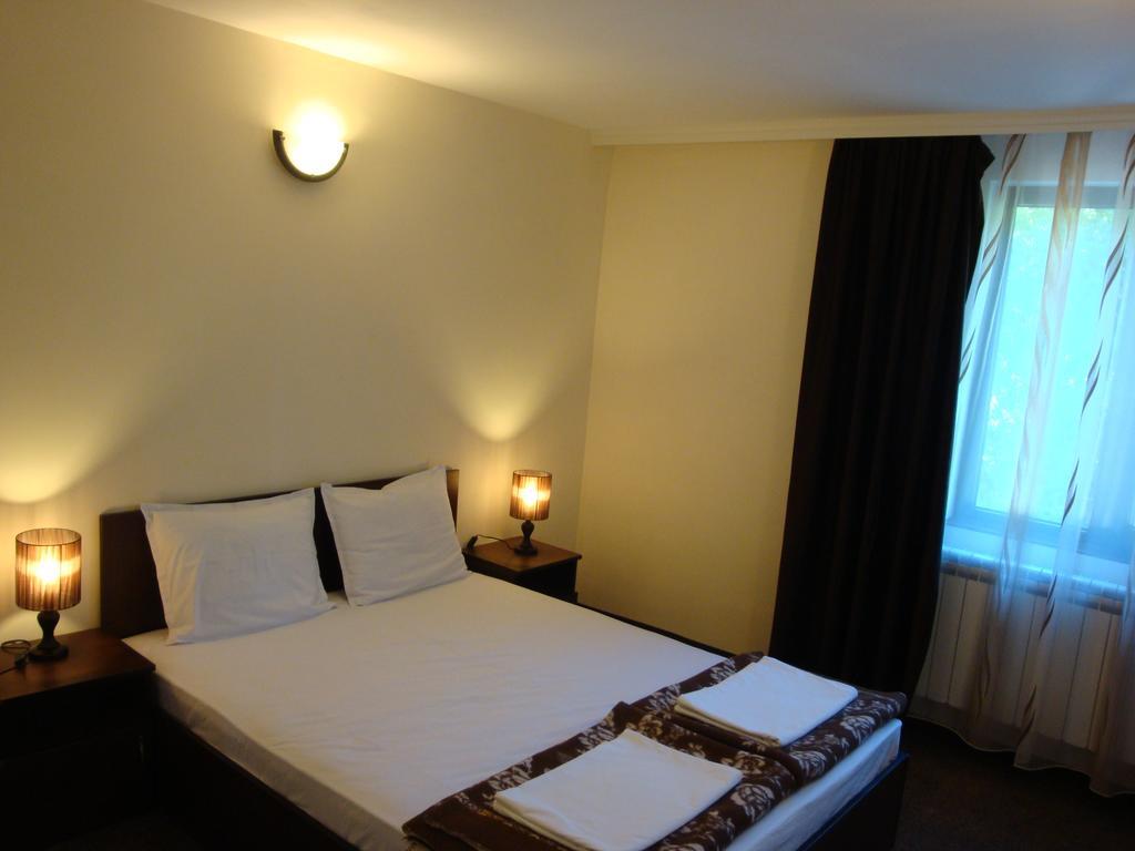 Family Hotel Diana Lyaskovo  Экстерьер фото
