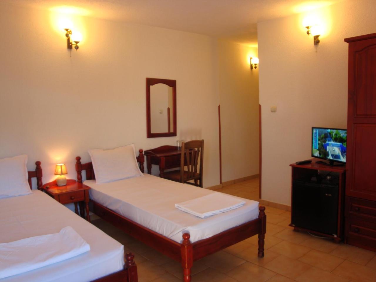 Family Hotel Diana Lyaskovo  Экстерьер фото